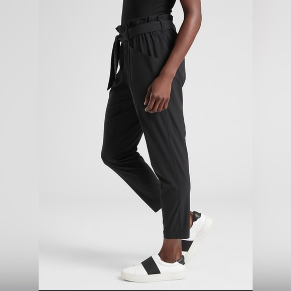Athleta Pants - Athleta Skyline Pant II Travel Lightweight Women’s Size 6 – Black stretch waist